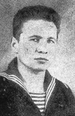 Чистяков Александр ходил с 1960 по 1964 3-м и 2-м штурманом у Ю. Скучалина, Ю. Аверина, А. Пироженко. В ВМФ с 1964 – 23 02 1968