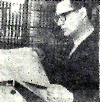 Юрий  Стеняев начальник ИВЦ  проверяет вычисления - февраль 1968