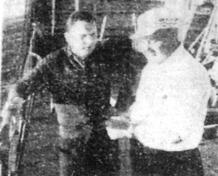 Hoop К.  старпом танкер Криптон и 1-ый  помощник капитана ПР Саяны О. Вооглайд  - 11 04 1971