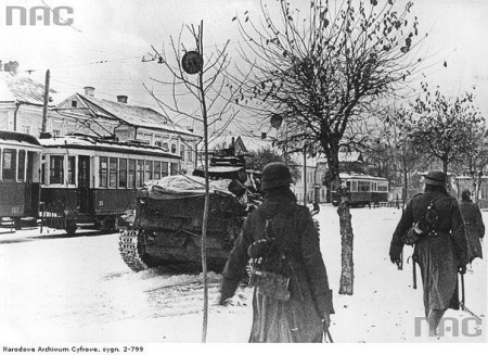 немецкие   войска  на  ул. Урицкого-Трёхсвятская, Калинин