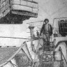 Идет выгрузка рыбопродукции на транспортное судно Шторм – ПР Саяны 09 04 1974