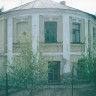 дом на Шишкова, где жили Ровбуты и Аксеновы, окно по центру сверху - фото 2005 года