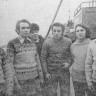 Группа передовиков труда — члены экипажа  -  СРТР-9046  Тойла 31 12 1977